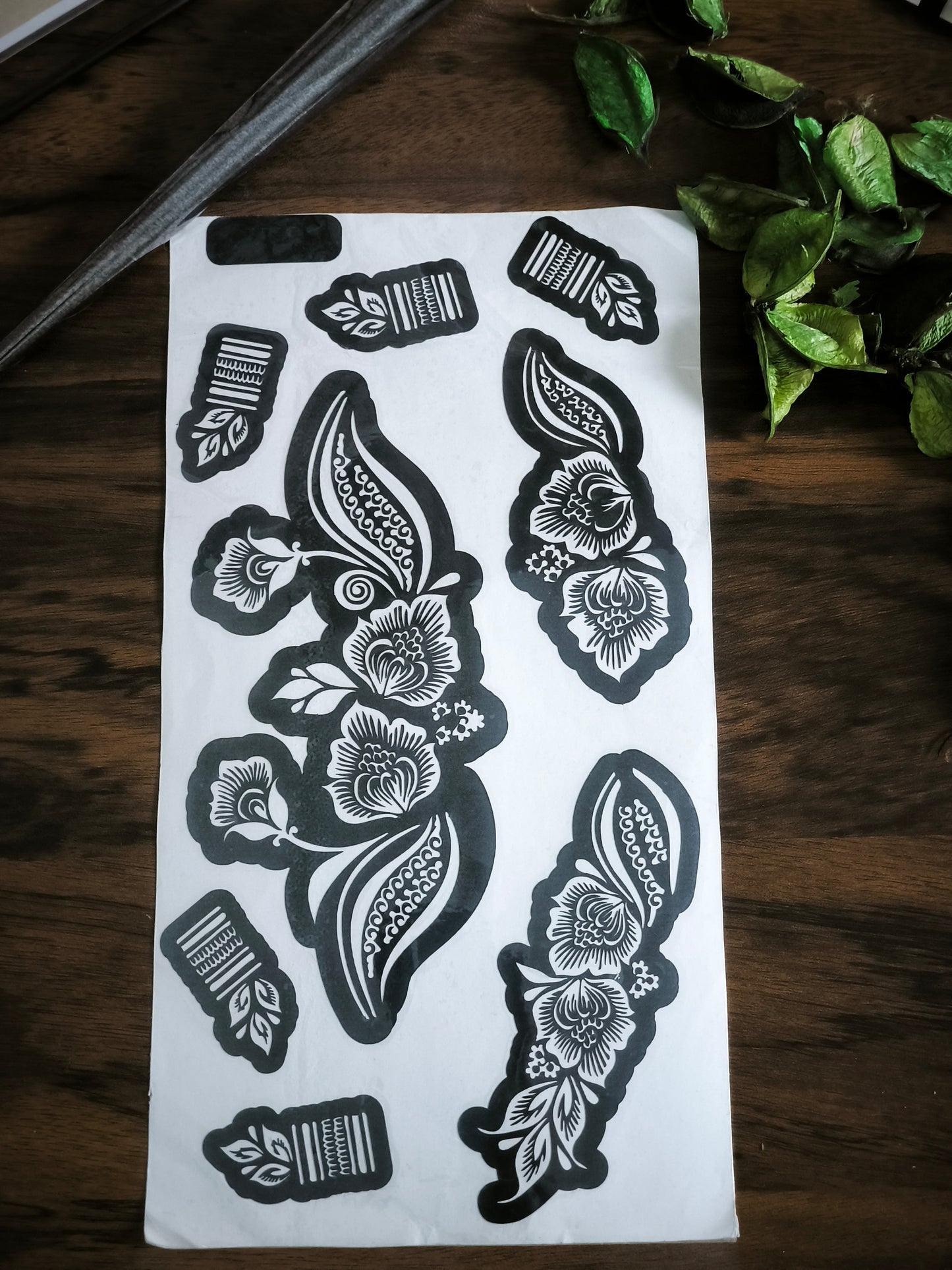 “Reusable Mehndi Stencil – Easy Henna Tattoo Template”