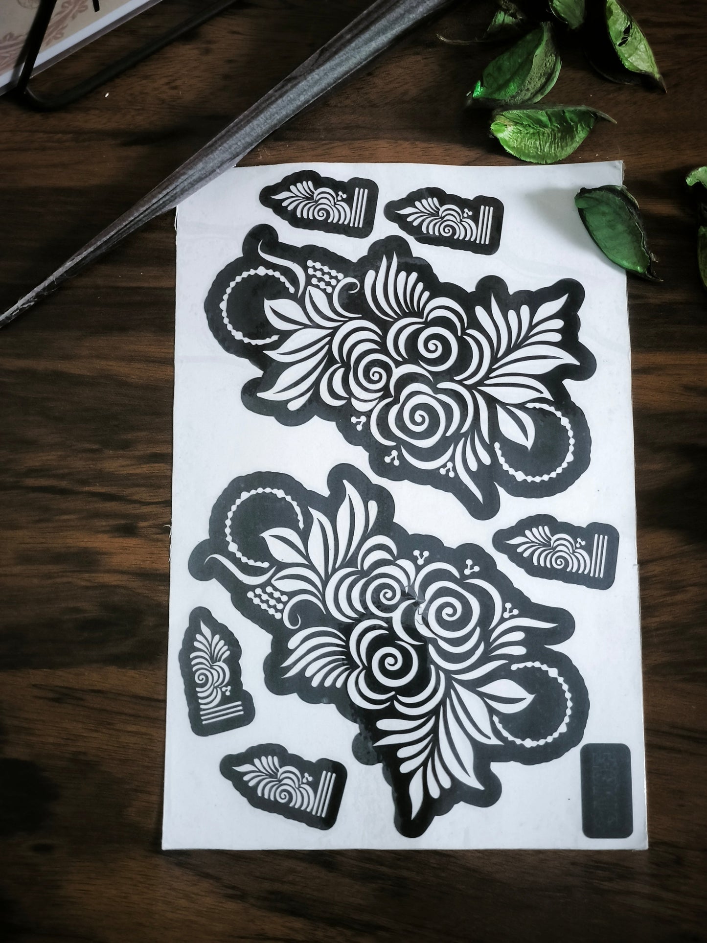 “Reusable Mehndi Stencil – Easy Henna Tattoo Template”